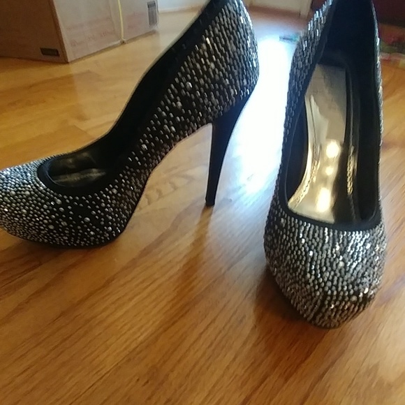 BCBG WOMEN SHOES - Picture 2 of 7